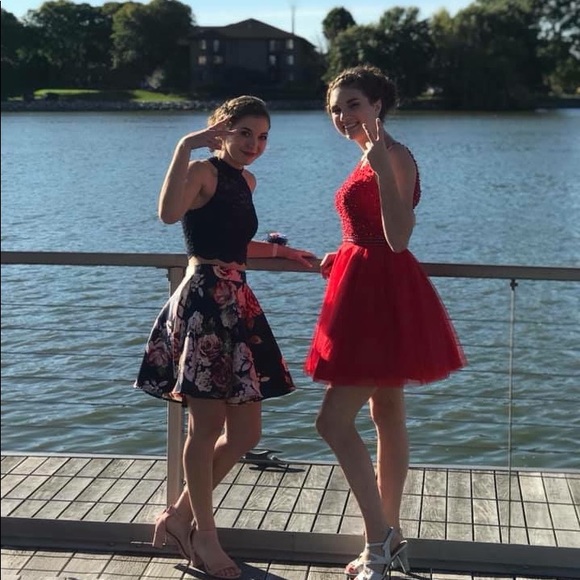 Red V-Neck Homecoming Dress - Picture 4 of 5